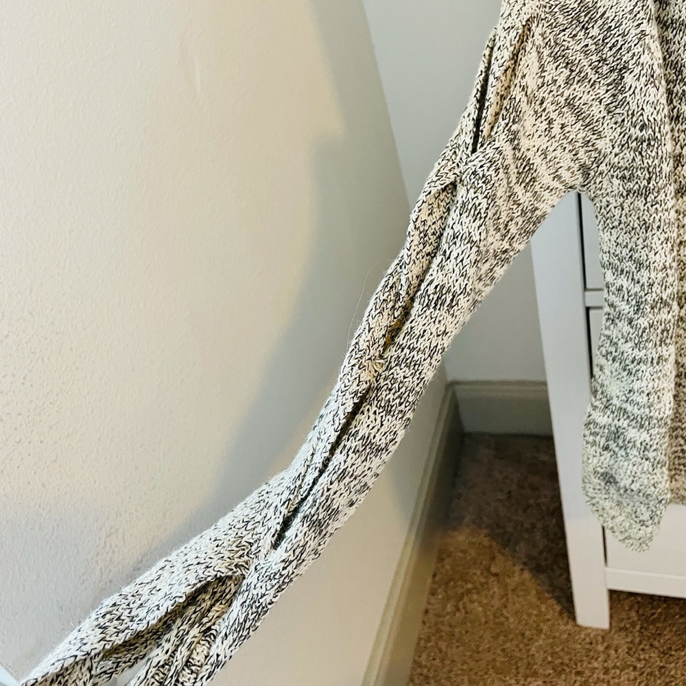 Cut-Out Sweater - Picture 3 of 5